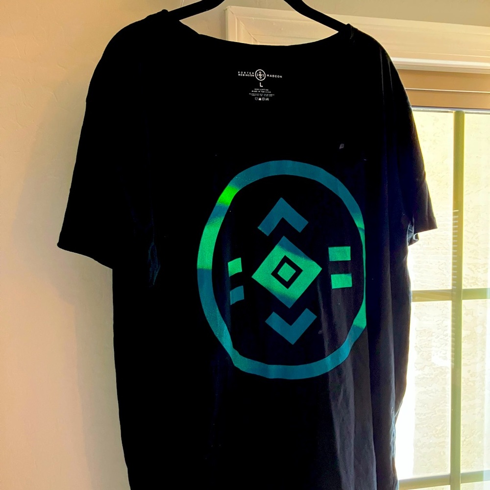 Shelter live tour tee shirts. Porter Robinsons Madeon size L